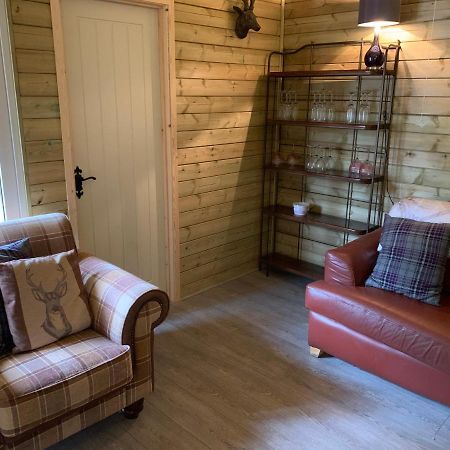Bedrock Lodge Winterbourne Eksteriør bilde