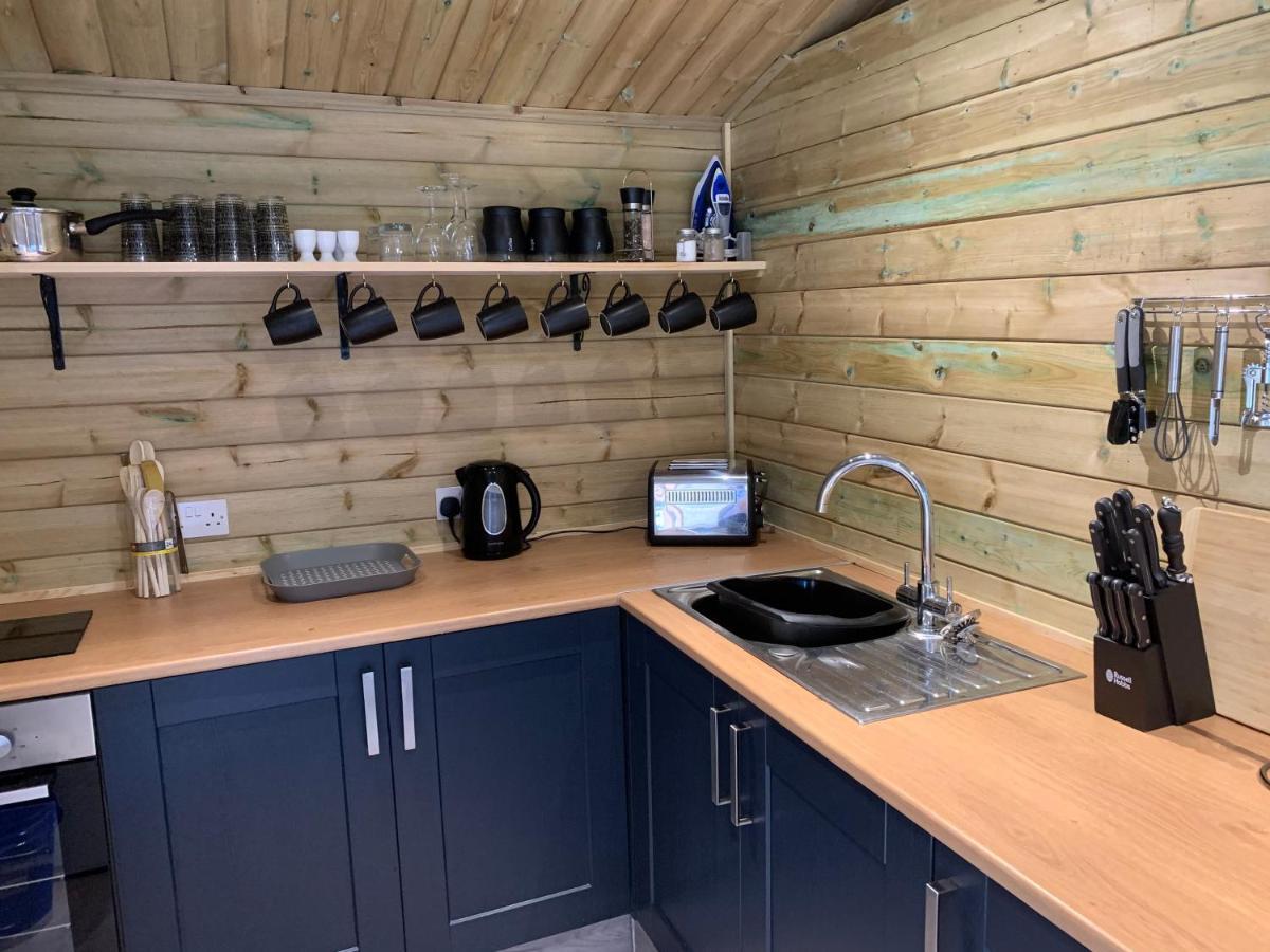 Bedrock Lodge Winterbourne Eksteriør bilde