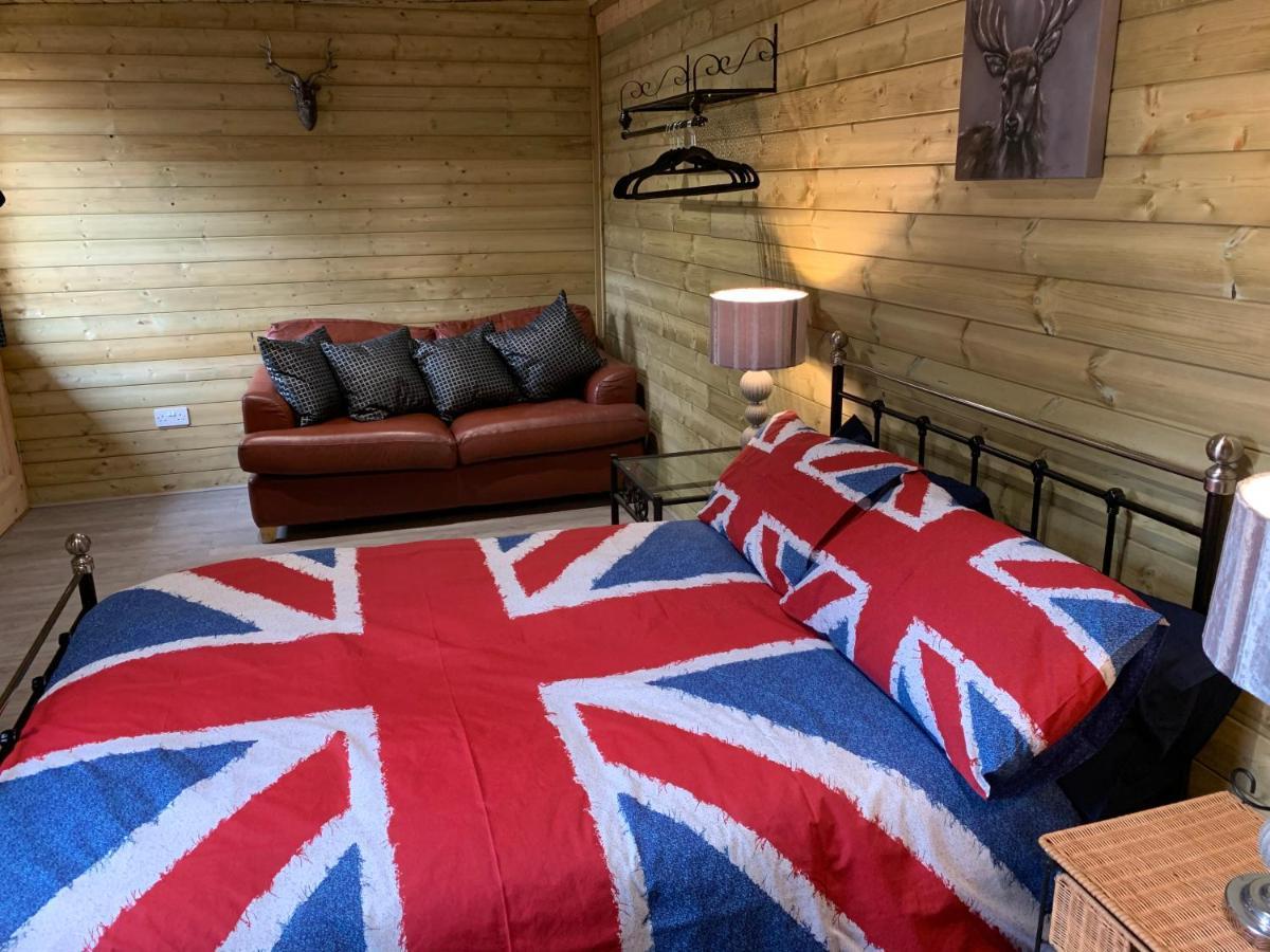 Bedrock Lodge Winterbourne Eksteriør bilde