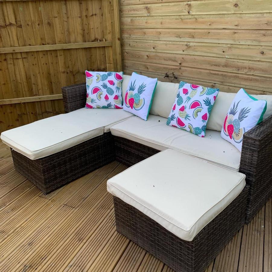 Bedrock Lodge Winterbourne Eksteriør bilde