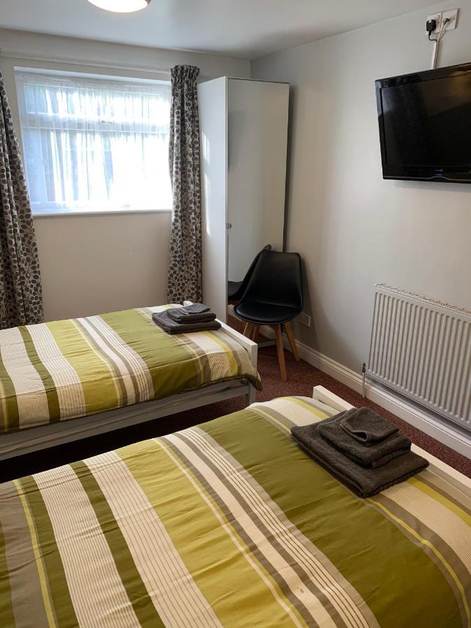Bedrock Lodge Winterbourne Eksteriør bilde