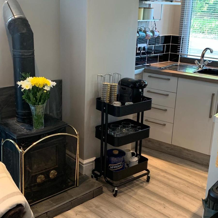 Bedrock Lodge Winterbourne Eksteriør bilde