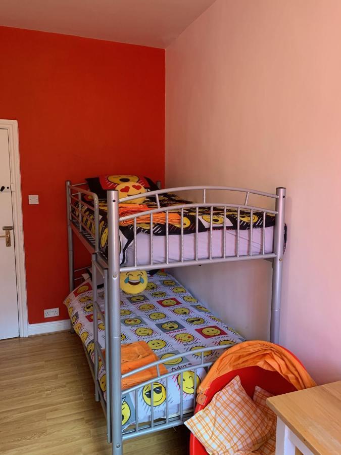 Bedrock Lodge Winterbourne Eksteriør bilde