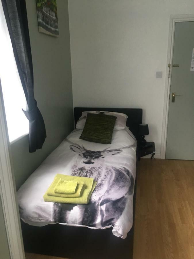 Bedrock Lodge Winterbourne Eksteriør bilde